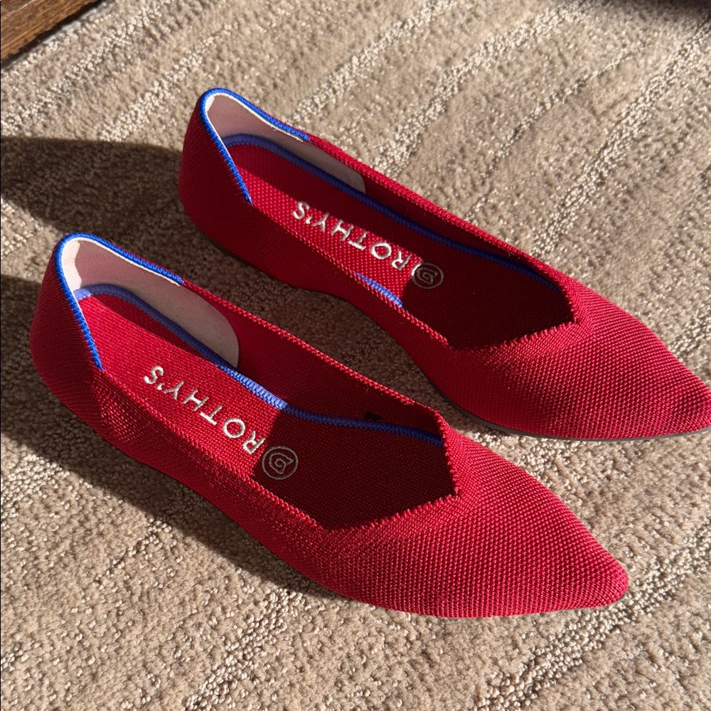 Rothy's Pointed Red Flats‎
